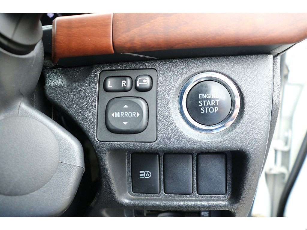 プッシュスタート等のの運転の際に役立つ装備が充実しております！
