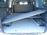 ベットキットも搭載しておりますので荷物など載せる際に2段で分けることも可能になっております♪