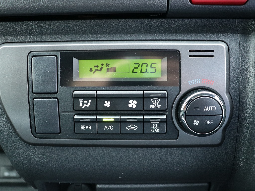 トヨタ ハイエースバン(42枚目)