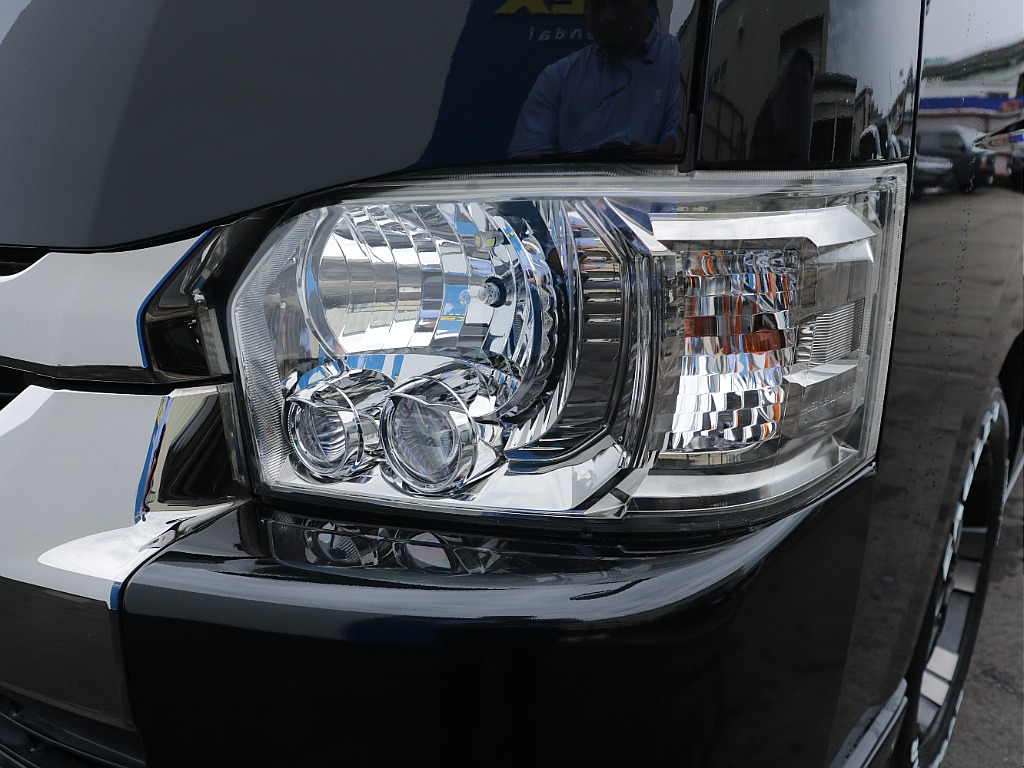 LEDヘッドライトなので夜間走行でも安心して運転していただけます！