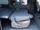 2列目シートをたたむことでフラットな空間が更に広く使えます♪