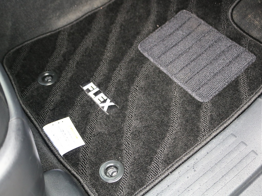 ＦＬＥＸグループは「すべての人に愛車を」をコンセプトに車種別に全国展開中！愛車と一緒に、ライフスタイルを充実させてもらいたいという思いで、ランクル仙台泉店では皆様のご要望になんでもお応えします♪