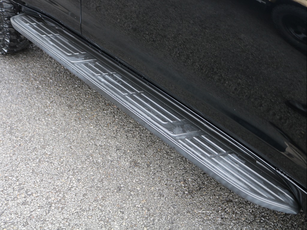 ＦＬＥＸグループは「すべての人に愛車を」をコンセプトに車種別に全国展開中！愛車と一緒に、ライフスタイルを充実させてもらいたいという思いで、ランクル仙台泉店では皆様のご要望になんでもお応えします♪