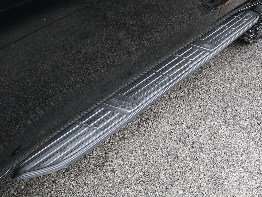 ＦＬＥＸグループは「すべての人に愛車を」をコンセプトに車種別に全国展開中！愛車と一緒に、ライフスタイルを充実させてもらいたいという思いで、ランクル仙台泉店では皆様のご要望になんでもお応えします♪