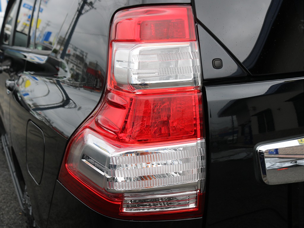 ＦＬＥＸグループは「すべての人に愛車を」をコンセプトに車種別に全国展開中！愛車と一緒に、ライフスタイルを充実させてもらいたいという思いで、ランクル仙台泉店では皆様のご要望になんでもお応えします♪