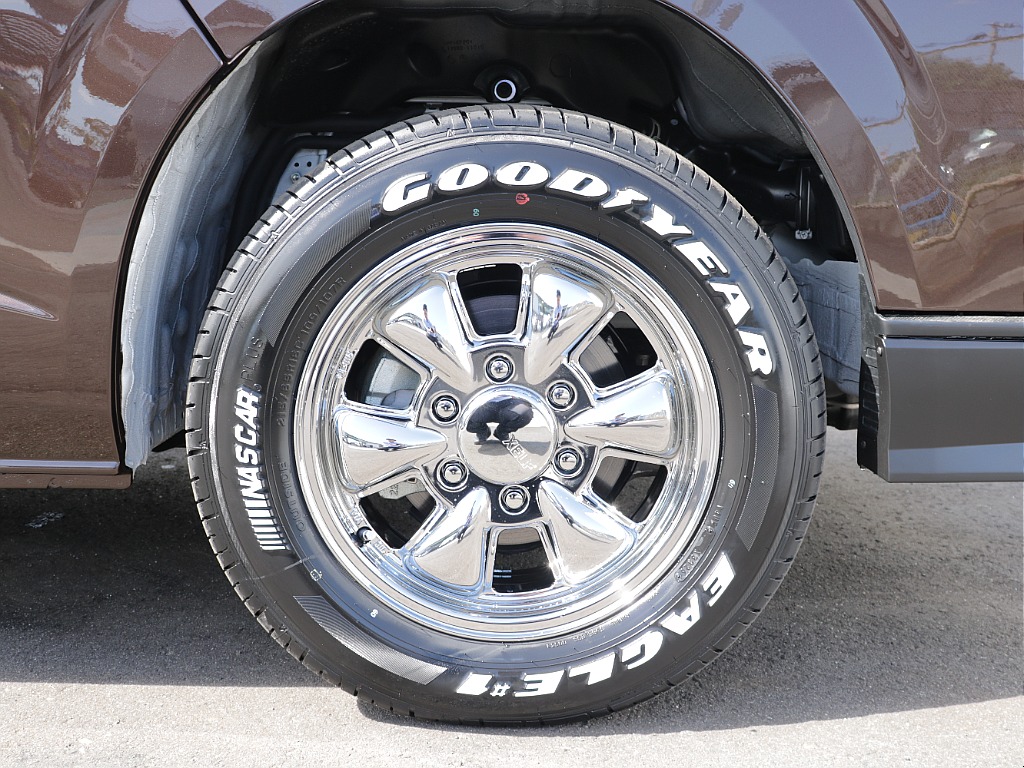 XELF04 16インチアルミホイール＆ナスカータイヤ装着！ 車体にバッチリなアルミホイールです！
