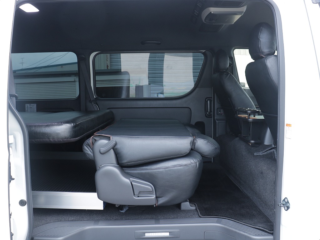 ＦＬＥＸグループは「すべての人に愛車を」をコンセプトに車種別に全国展開中！愛車と一緒に、ライフスタイルを充実させてもらいたいという思いで、ランクル仙台泉店では皆様のご要望になんでもお応えします♪