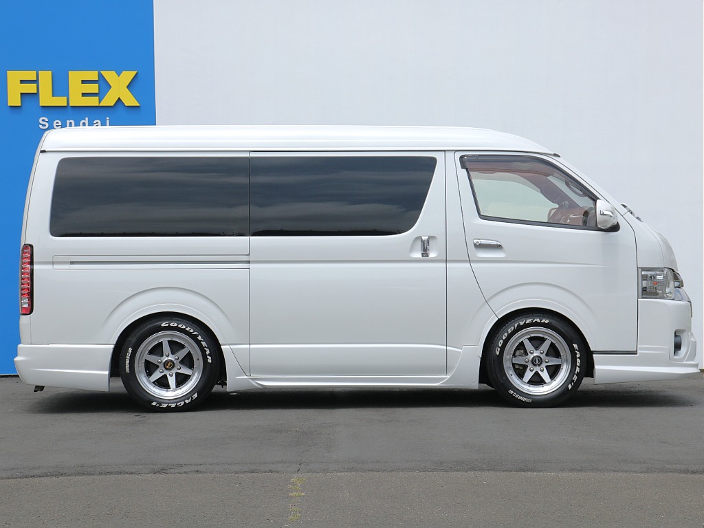 ＦＬＥＸグループは「すべての人に愛車を」をコンセプトに車種別に全国展開中！愛車と一緒に、ライフスタイルを充実させてもらいたいという思いで、ランクル仙台泉店では皆様のご要望になんでもお応えします♪