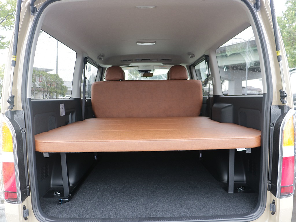 オリジナルタイプⅡベットキット搭載！！車中泊にはもちろん荷物を載せるのにも2段間で使えちゃいます♪