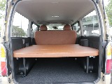 オリジナルタイプⅡベットキット搭載！！車中泊にはもちろん荷物を載せるのにも2段間で使えちゃいます♪