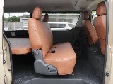 セカンドシートにもクラシックシートカバー装備済みです！！汚れや劣化などの緩和にもなりお手入れも楽々できるようになります！！