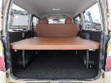 オリジナルタイプⅡベットキット搭載！！車中泊にはもちろん荷物を載せるのにも2段間で使えちゃいます♪