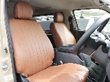 クラシックシートカバー ブラウンを装着してい内装の統一感の雰...