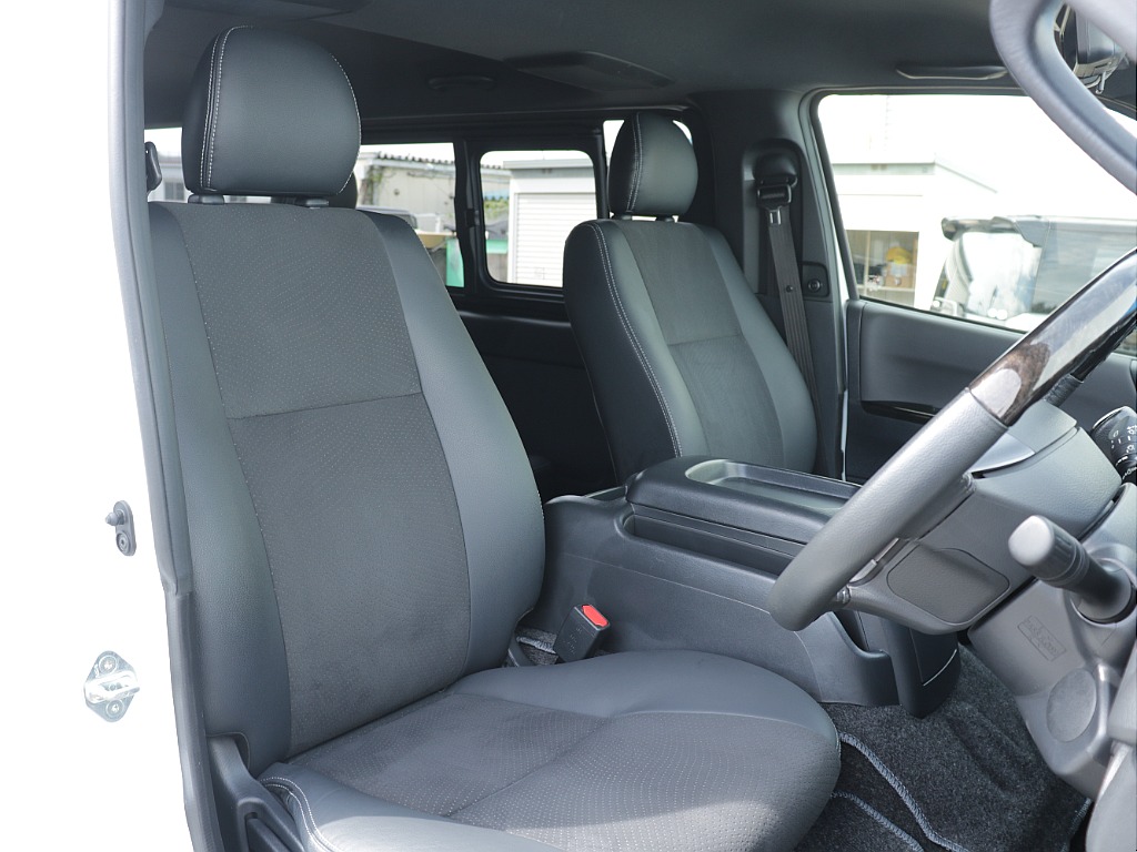 シートもダークプライムⅡ仕様に♪ 専用トリコットシート！雰囲気が出てます！