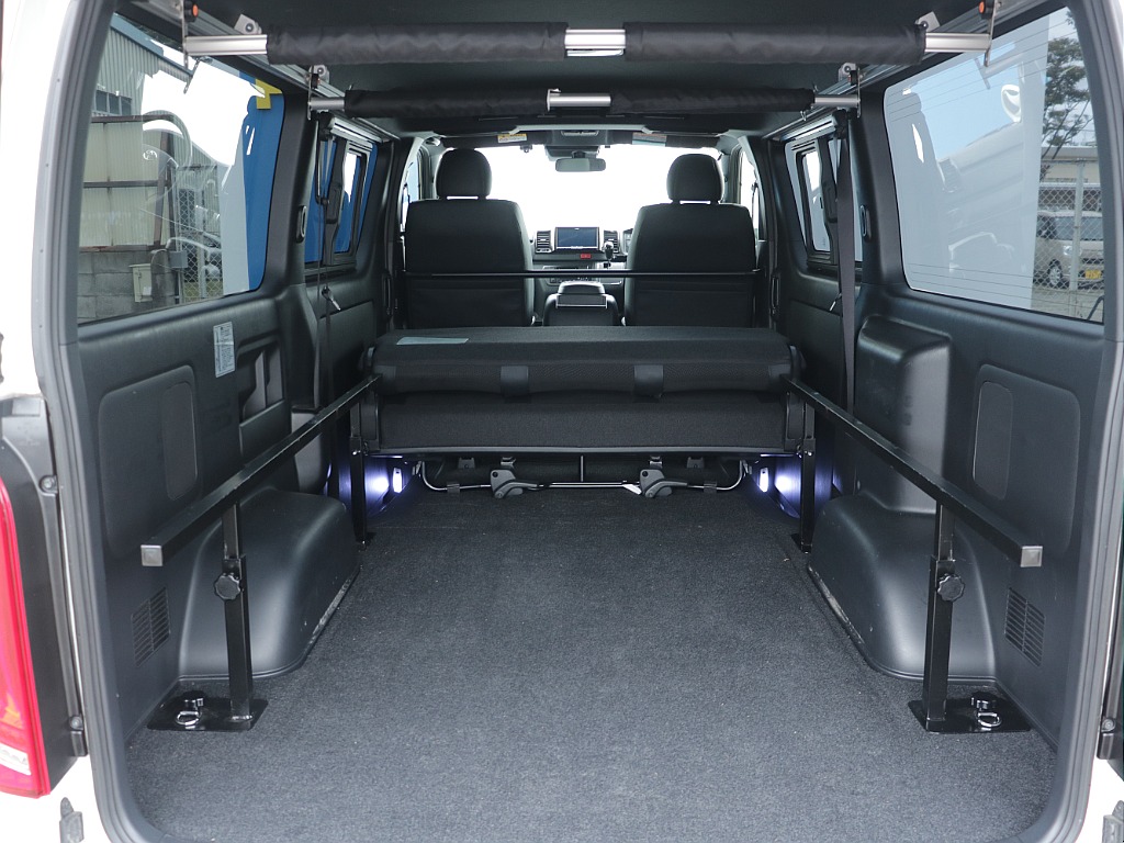 トヨタ&nbsp;ハイエースバン&nbsp;5D2.8DTスーパーGLダークプライムⅡL 4WD&nbsp;ビックX8インチナビ＆ベットキット付き&nbsp;宮城県の詳細画像&nbsp;その20