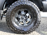 タイヤ＆ホイールはTRDアルミホイールにジオランダー315/75R16を装着！