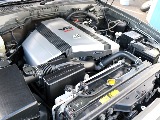 エンジンはV8エンジンを搭載！快適でパワフルな走行を体感できます♪