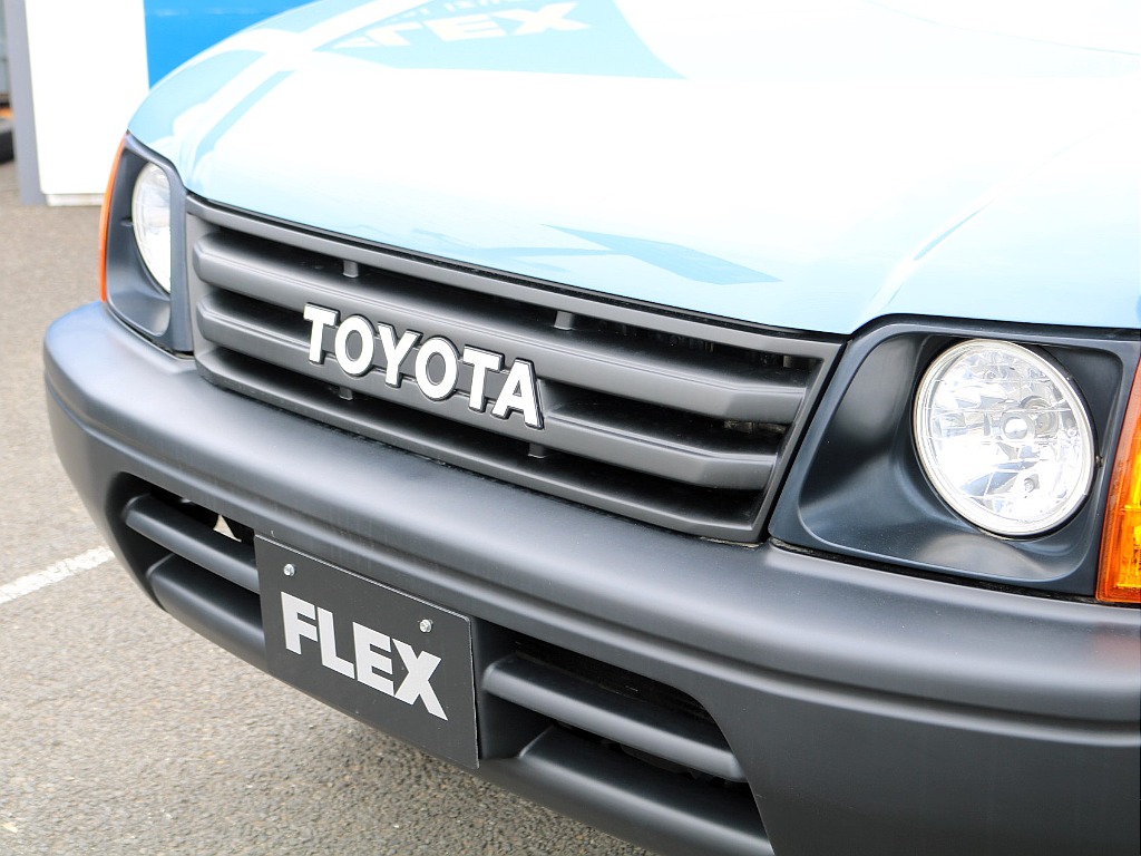 人気のTOYOTA横文字グリルを装着！TOYOTAマークよりもよりクラシックなフロントフェイスになります♪