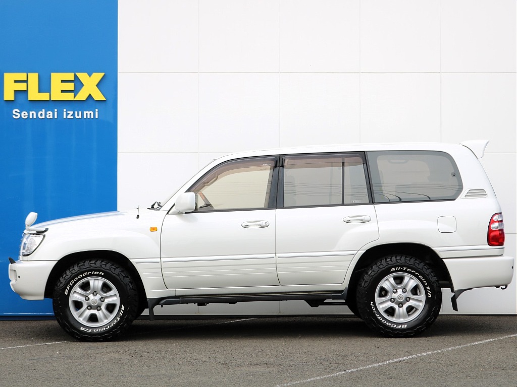 ノーマル車高ですので乗り降りも楽チンです！ボディーも目立つ傷等なくコンディションは良好です♪