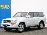 買取直販！希少な低走行７万キロ台のランクル100、VXリミテッドの入庫です♪そんな車両をあえてノーマルに近い状態でロープライスでの販売となります！またとないこのご機会をお見逃しなく♪