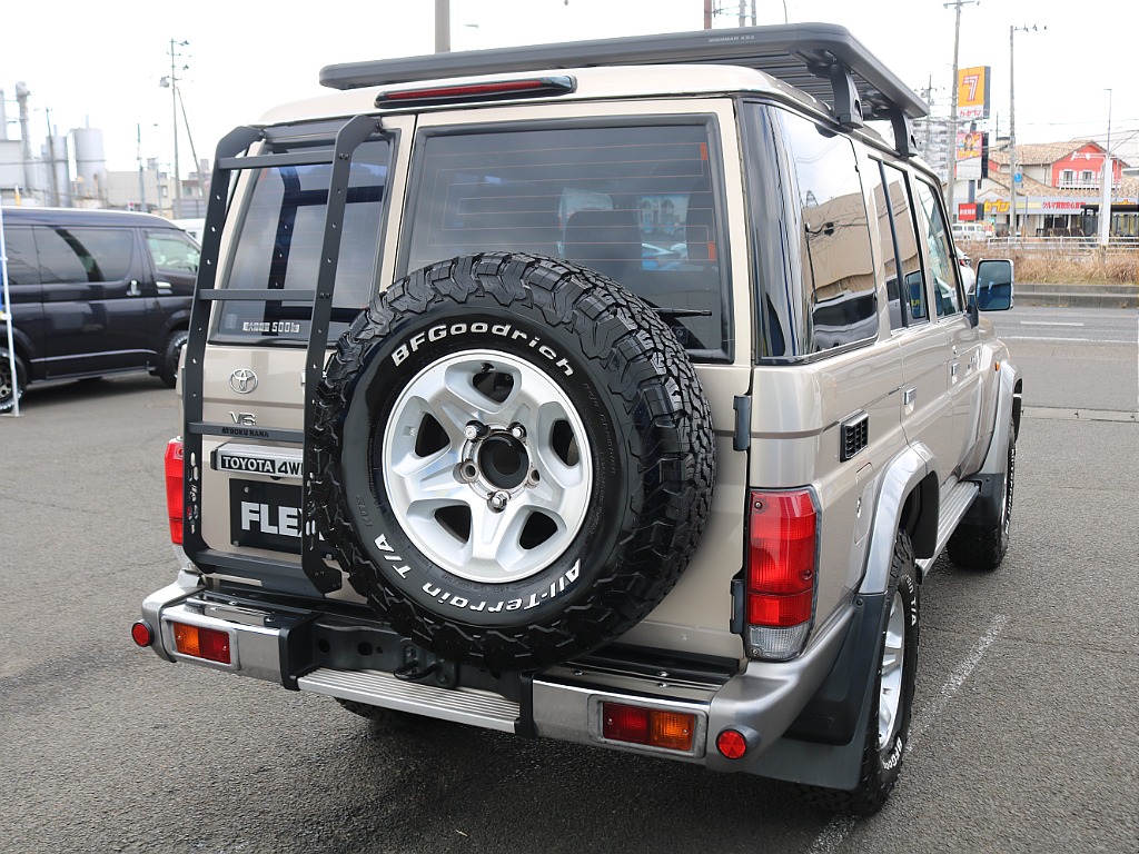 ＦＬＥＸグループは「すべての人に愛車を」をコンセプトに車種別に全国展開中！愛車と一緒に、ライフスタイルを充実させてもらいたいという思いで、ランクル仙台泉店では皆様のご要望になんでもお応えします♪