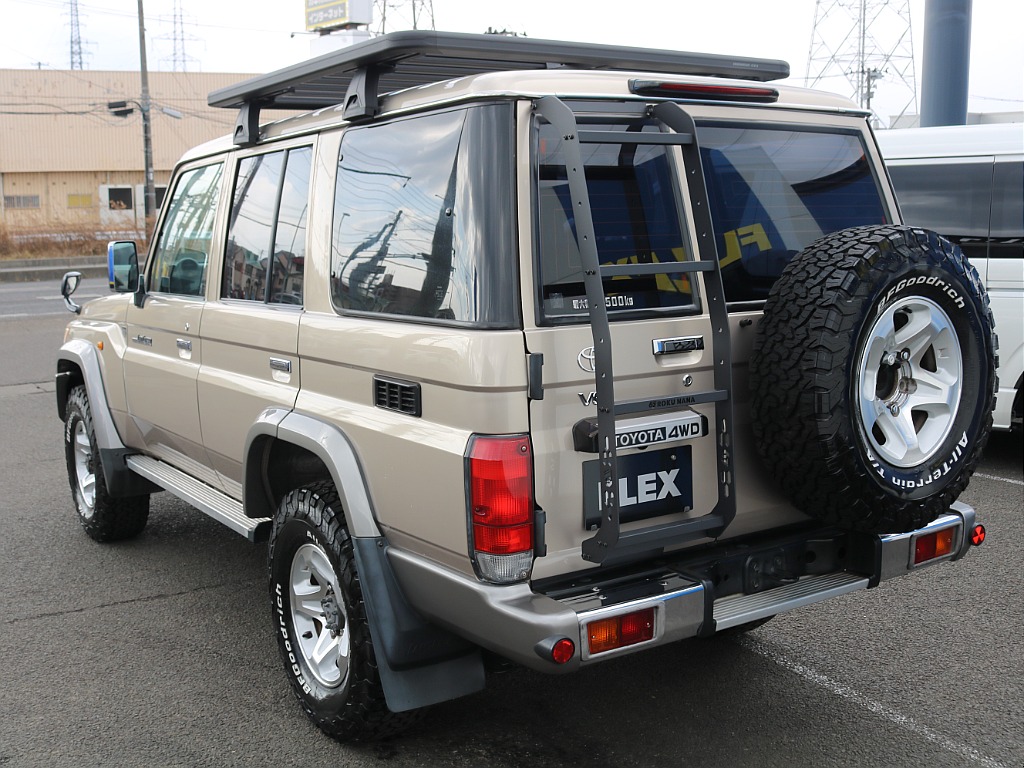 ＦＬＥＸグループは「すべての人に愛車を」をコンセプトに車種別に全国展開中！愛車と一緒に、ライフスタイルを充実させてもらいたいという思いで、ランクル仙台泉店では皆様のご要望になんでもお応えします♪