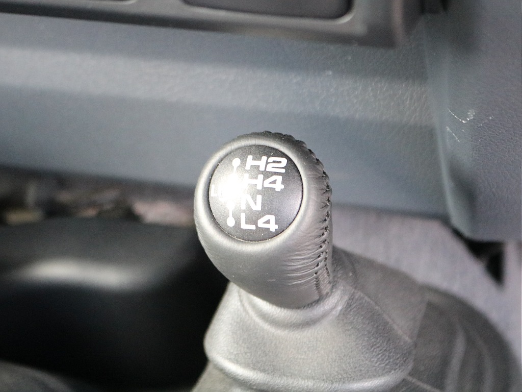 ＦＬＥＸグループは「すべての人に愛車を」をコンセプトに車種別に全国展開中！愛車と一緒に、ライフスタイルを充実させてもらいたいという思いで、ランクル仙台泉店では皆様のご要望になんでもお応えします♪