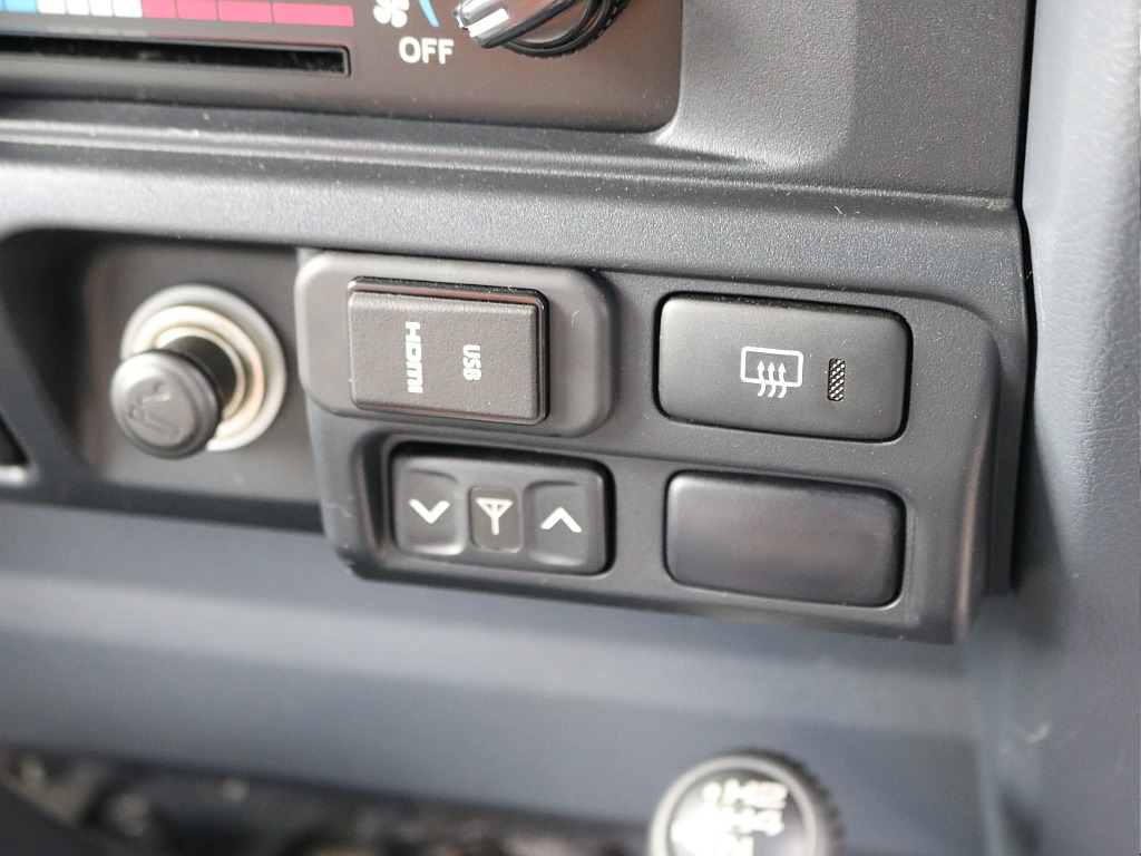 ＦＬＥＸグループは「すべての人に愛車を」をコンセプトに車種別に全国展開中！愛車と一緒に、ライフスタイルを充実させてもらいたいという思いで、ランクル仙台泉店では皆様のご要望になんでもお応えします♪