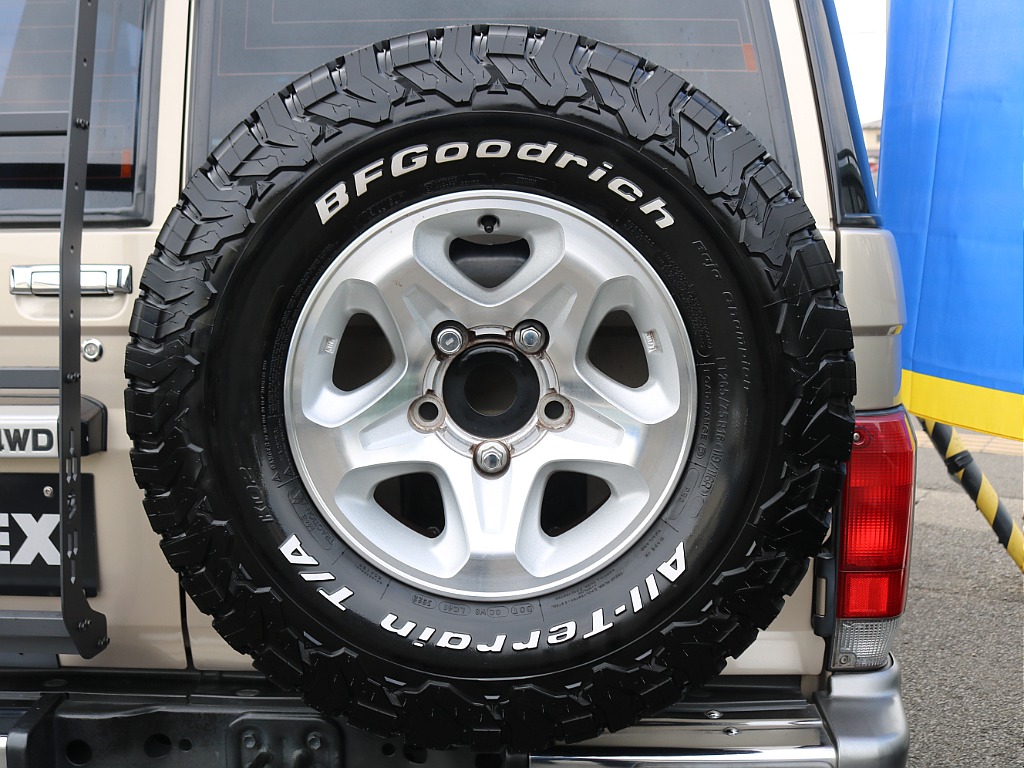 ＦＬＥＸグループは「すべての人に愛車を」をコンセプトに車種別に全国展開中！愛車と一緒に、ライフスタイルを充実させてもらいたいという思いで、ランクル仙台泉店では皆様のご要望になんでもお応えします♪