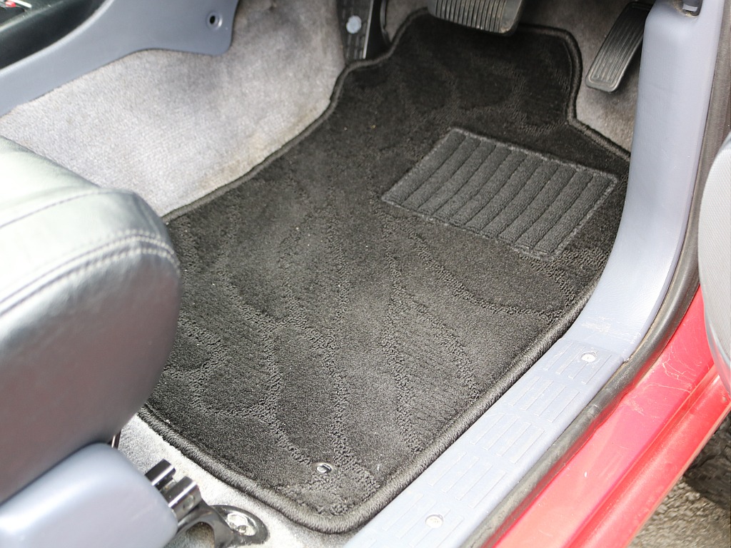 ＦＬＥＸグループは「すべての人に愛車を」をコンセプトに車種別に全国展開中！愛車と一緒に、ライフスタイルを充実させてもらいたいという思いで、ランクル仙台泉店では皆様のご要望になんでもお応えします♪