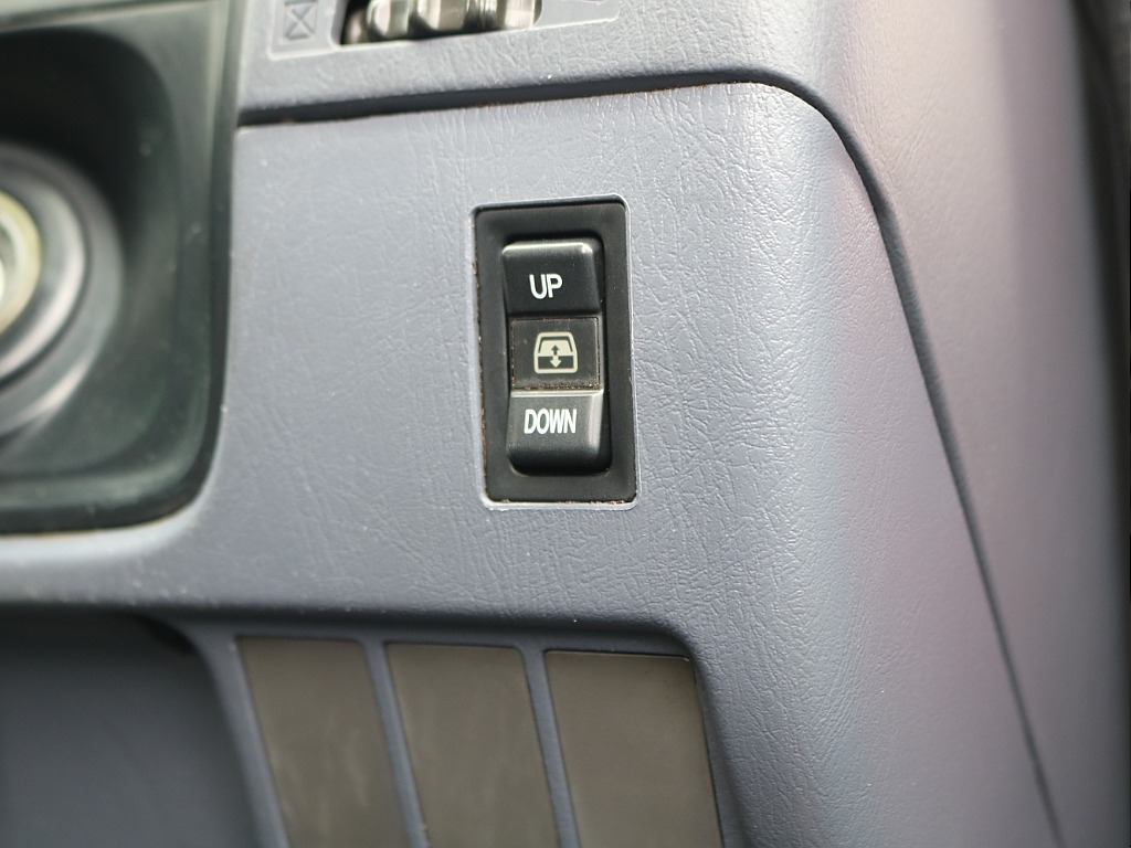 ＦＬＥＸグループは「すべての人に愛車を」をコンセプトに車種別に全国展開中！愛車と一緒に、ライフスタイルを充実させてもらいたいという思いで、ランクル仙台泉店では皆様のご要望になんでもお応えします♪