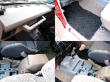 シフトノブパネルはグレー内装の部品を装着しております！グリップ部分とのメリハリがありますね！フロアマットも新品装着！