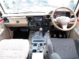 ランドクルーザーやハイエースなどを常時40台以上展示！お客様のニーズにあった最適なお車をご提案させていただきます。ご来店の際はお気軽にお問合わせください！