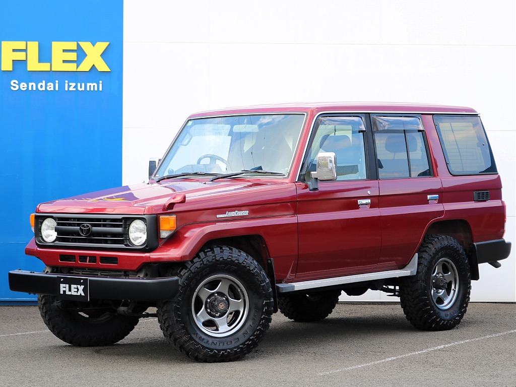 HZJ77、5速マニュアル、LXグレードの入庫です♪レッドマイカ（3H4）の純正色、ベージュ内装の大変希少なお車です！即売約が見込まれますので、気になった方は直ぐにご連絡ください！