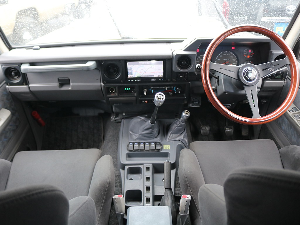 ＦＬＥＸグループは「すべての人に愛車を」をコンセプトに車種別に全国展開中！愛車と一緒に、ライフスタイルを充実させてもらいたいという思いで、ランクル仙台泉店では皆様のご要望になんでもお応えします♪