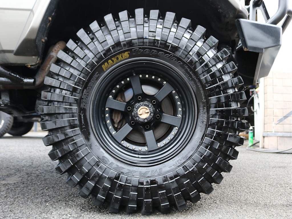 タイヤ＆ホイールはELITE MAX16インチAWにMAXXIS325タイヤを装着！