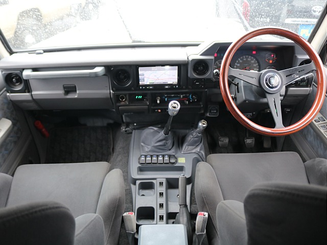 ＦＬＥＸグループは「すべての人に愛車を」をコンセプトに車種別に全国展開中！愛車と一緒に、ライフスタイルを充実させてもらいたいという思いで、ランクル仙台泉店では皆様のご要望になんでもお応えします♪