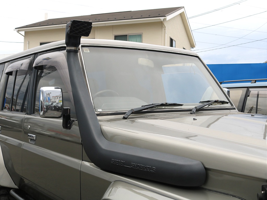 ＦＬＥＸグループは「すべての人に愛車を」をコンセプトに車種別に全国展開中！愛車と一緒に、ライフスタイルを充実させてもらいたいという思いで、ランクル仙台泉店では皆様のご要望になんでもお応えします♪