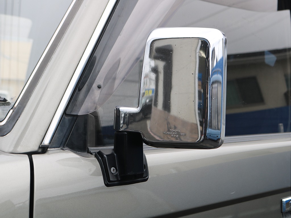 ＦＬＥＸグループは「すべての人に愛車を」をコンセプトに車種別に全国展開中！愛車と一緒に、ライフスタイルを充実させてもらいたいという思いで、ランクル仙台泉店では皆様のご要望になんでもお応えします♪