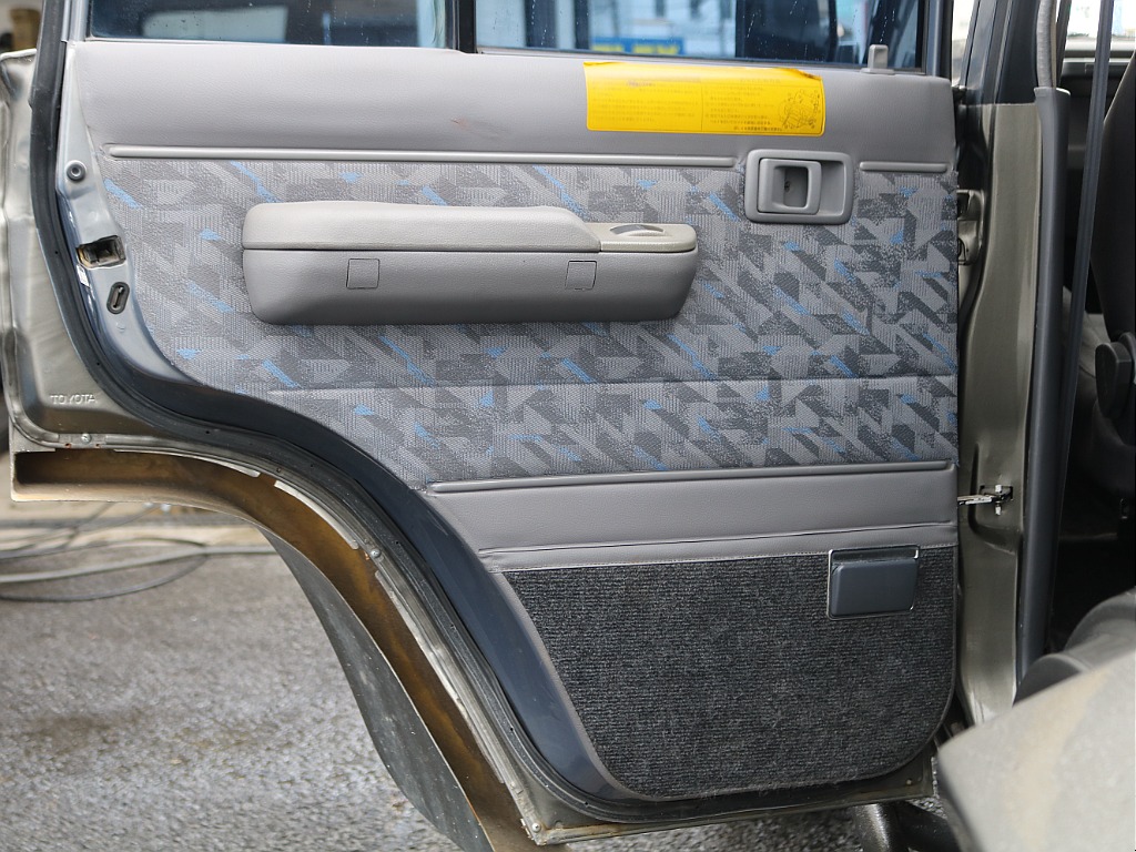 ＦＬＥＸグループは「すべての人に愛車を」をコンセプトに車種別に全国展開中！愛車と一緒に、ライフスタイルを充実させてもらいたいという思いで、ランクル仙台泉店では皆様のご要望になんでもお応えします♪