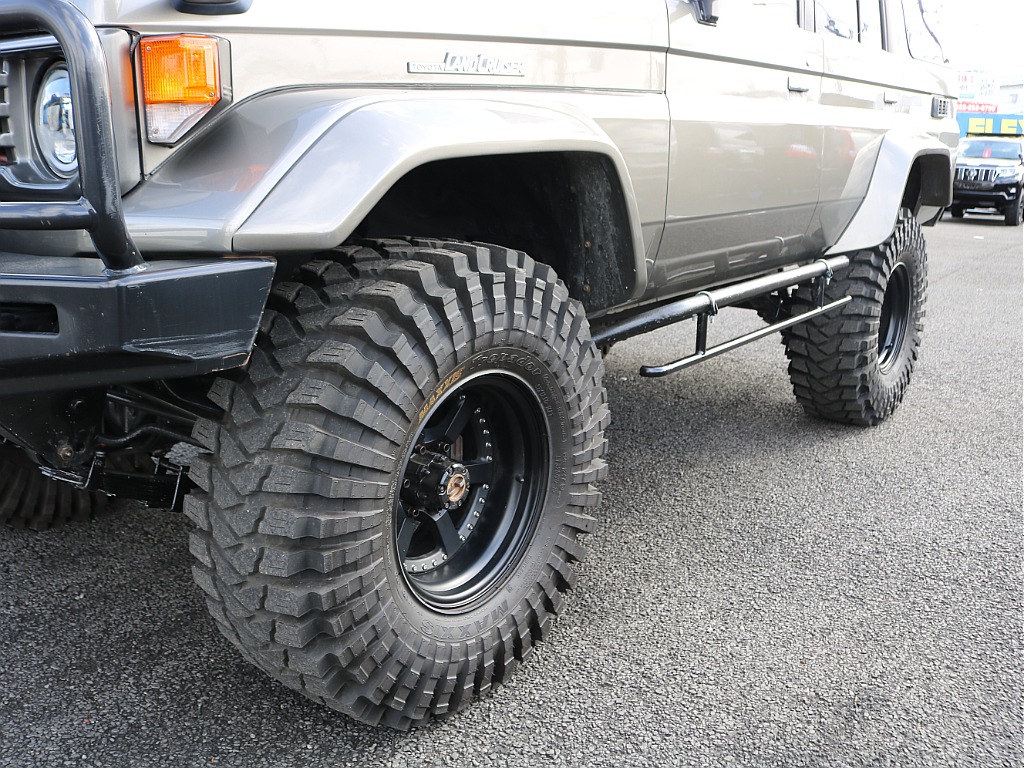 ＦＬＥＸグループは「すべての人に愛車を」をコンセプトに車種別に全国展開中！愛車と一緒に、ライフスタイルを充実させてもらいたいという思いで、ランクル仙台泉店では皆様のご要望になんでもお応えします♪