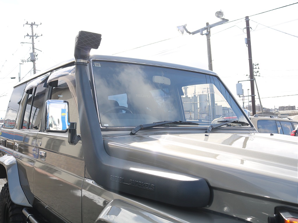 ＦＬＥＸグループは「すべての人に愛車を」をコンセプトに車種別に全国展開中！愛車と一緒に、ライフスタイルを充実させてもらいたいという思いで、ランクル仙台泉店では皆様のご要望になんでもお応えします♪