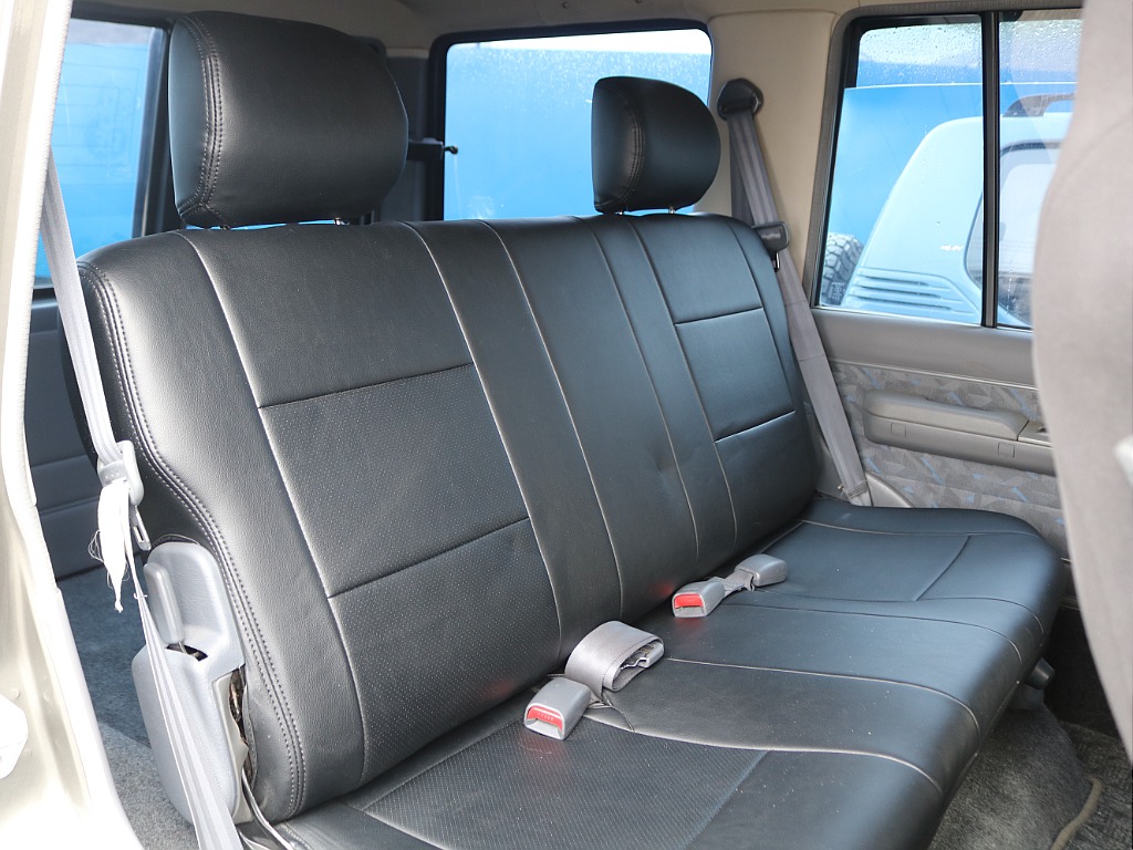 北海道～沖縄まで日本全国、遠方納車大歓迎です！現車確認が難しいお客様もご安心ください！お客様の目線に合わせ、お車のコンディション、装備品を細部までお伝えいたします！もちろん、ご自宅納車ＯＫです！