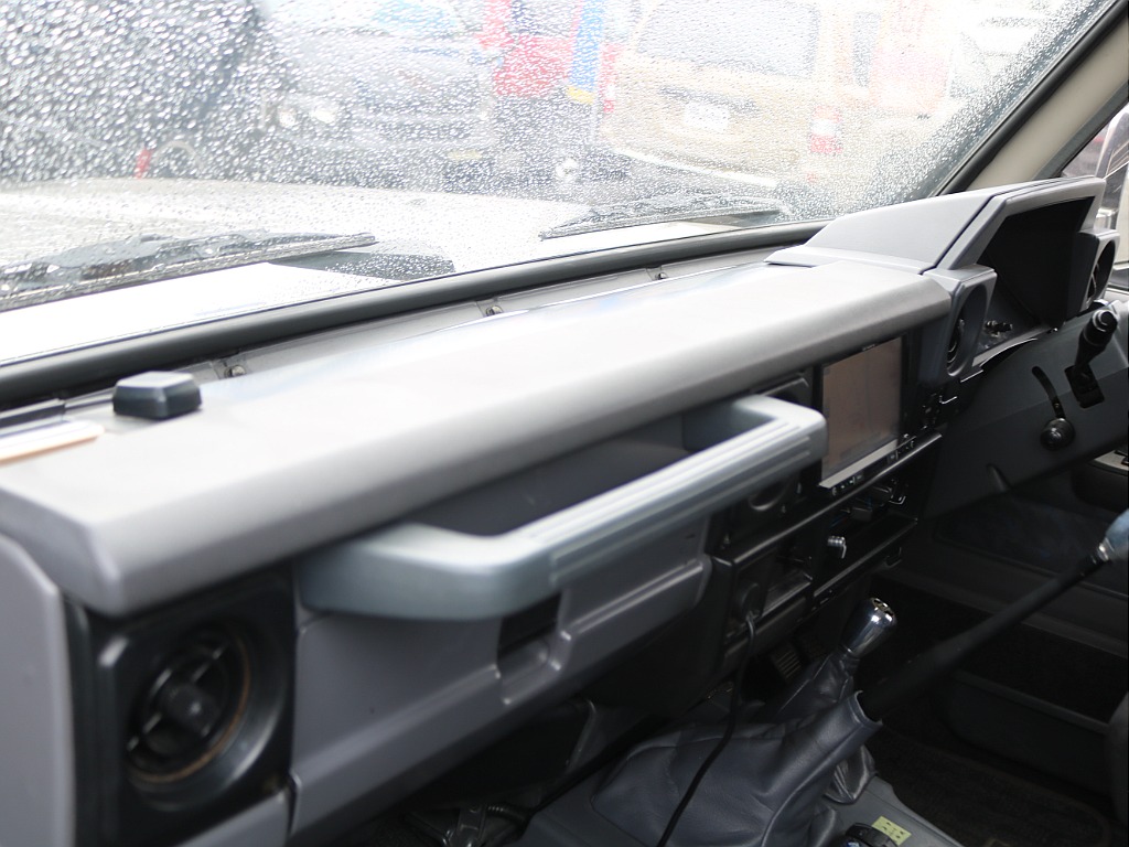 ＦＬＥＸグループは「すべての人に愛車を」をコンセプトに車種別に全国展開中！愛車と一緒に、ライフスタイルを充実させてもらいたいという思いで、ランクル仙台泉店では皆様のご要望になんでもお応えします♪