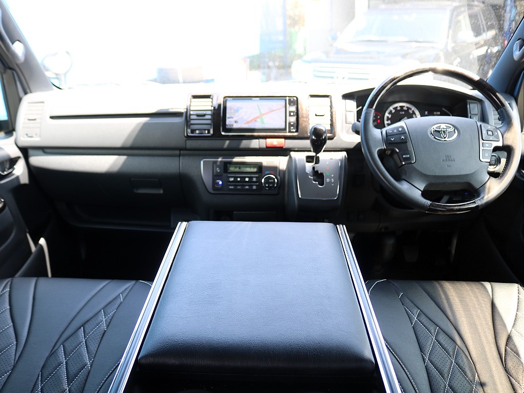 ＦＬＥＸグループは「すべての人に愛車を」をコンセプトに車種別に全国展開中！愛車と一緒に、ライフスタイルを充実させてもらいたいという思いで、ランクル仙台泉店では皆様のご要望になんでもお応えします♪