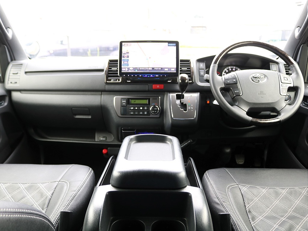 ＦＬＥＸグループは「すべての人に愛車を」をコンセプトに車種別に全国展開中！愛車と一緒に、ライフスタイルを充実させてもらいたいという思いで、ランクル仙台泉店では皆様のご要望になんでもお応えします♪