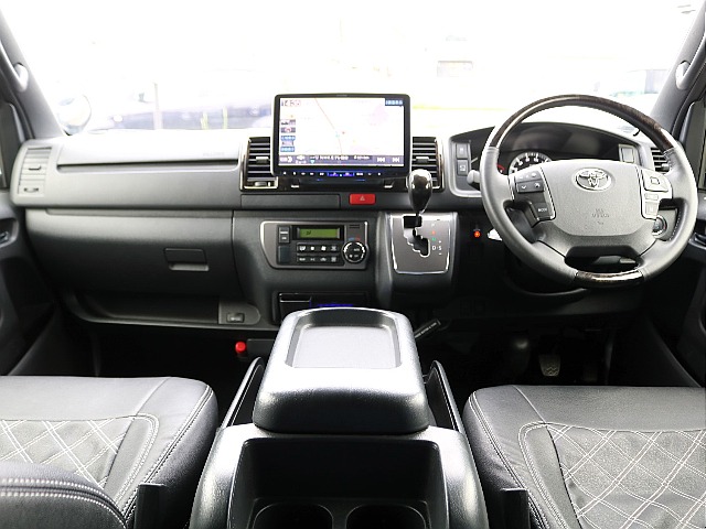 ＦＬＥＸグループは「すべての人に愛車を」をコンセプトに車種別に全国展開中！愛車と一緒に、ライフスタイルを充実させてもらいたいという思いで、ランクル仙台泉店では皆様のご要望になんでもお応えします♪