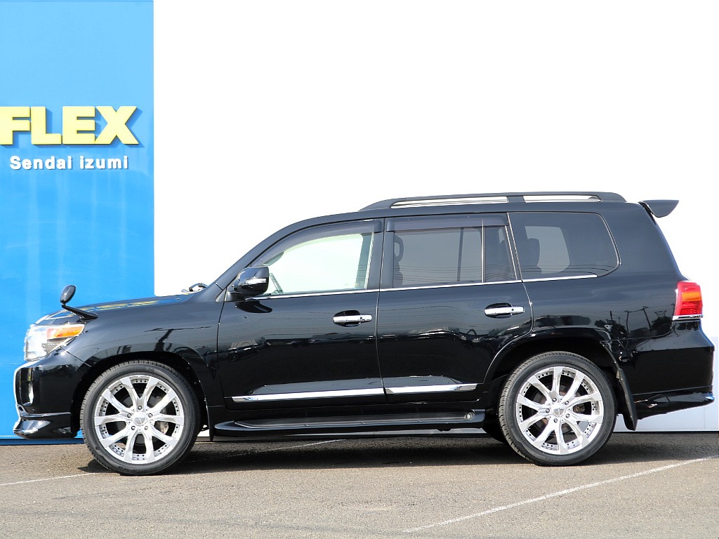 ＦＬＥＸグループは「すべての人に愛車を」をコンセプトに車種別に全国展開中！愛車と一緒に、ライフスタイルを充実させてもらいたいという思いで、ランクル仙台泉店では皆様のご要望になんでもお応えします♪