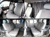 特別仕様車限定のハーフレザーシートになっております！