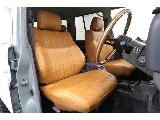 新品クラシックシートカバー装着済み♪